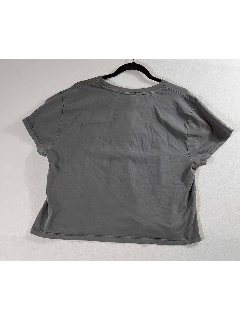 Chicka-d NC State Wolfpack Women XL Gray Rhinestone Cropped T-Shirt NWT - Picture 7 of 7